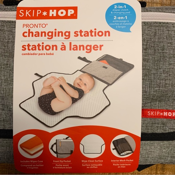 Skip Hop Pronto Baby Changing Station & Diaper Clutch - Picture 4 of 6